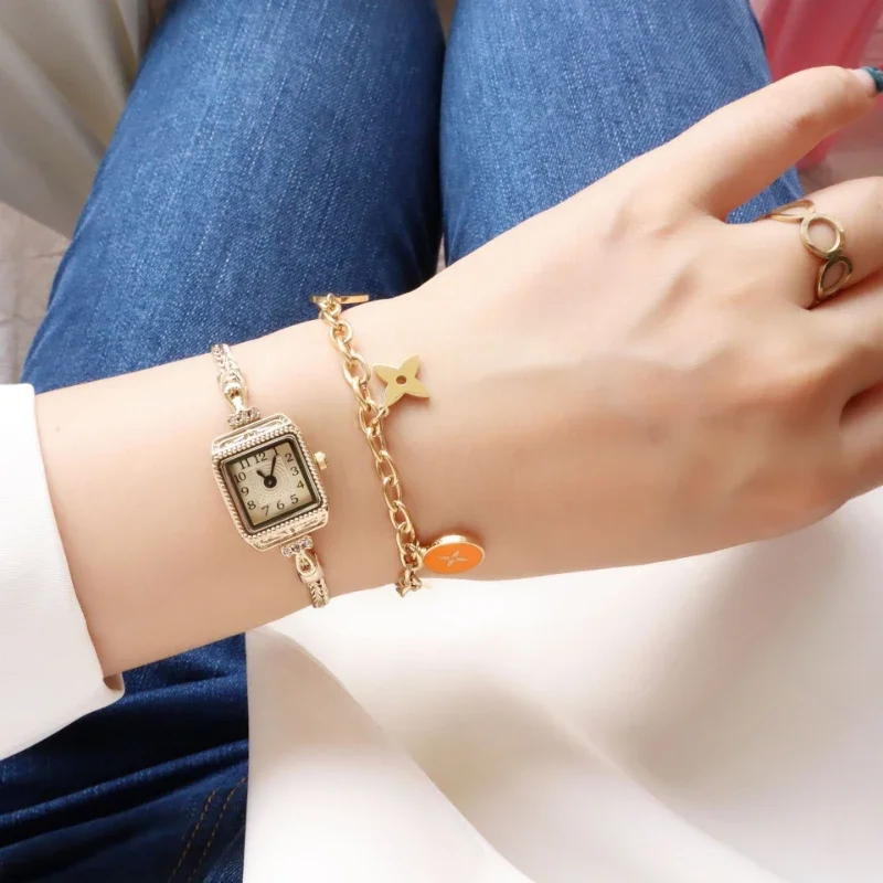 นาฬิกาข้อมือวินเทจสุดหรูอ่อนแล - Vintage Digital Watch บทวิจารณ์และราคา