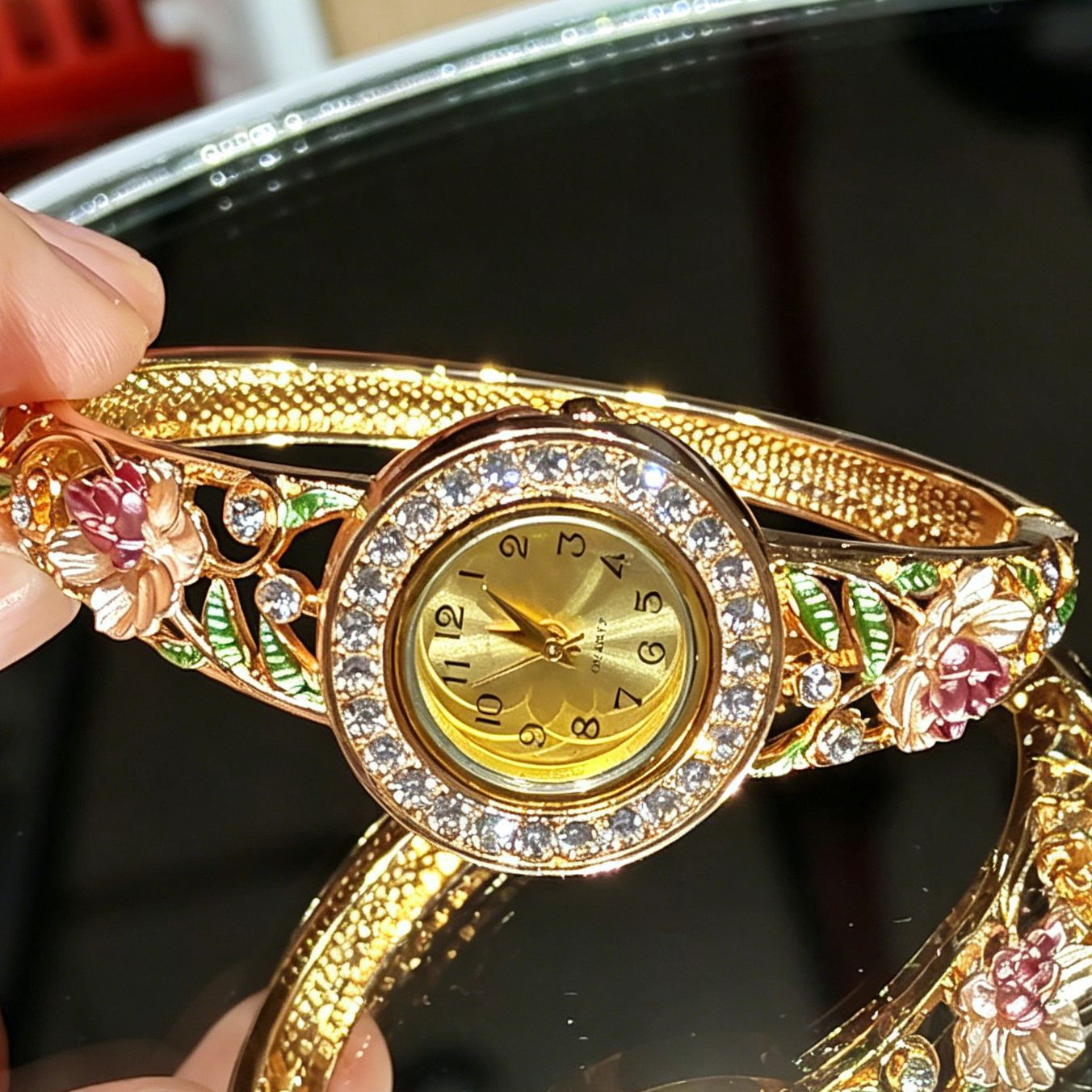 นาฬิกาข้อมือวินเทจเคลือบทองลาย - Vintage Digital Watch บทวิจารณ์และราคา